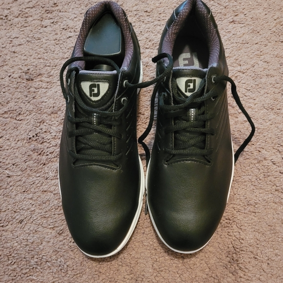 Footjoy golf shoes, mens - Picture 1 of 4